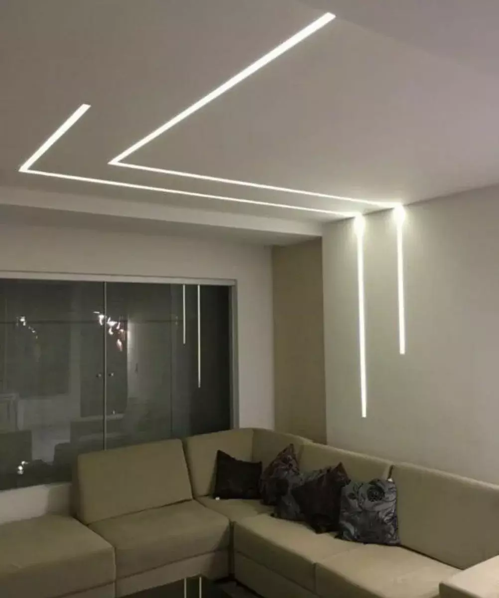 Натяжные потолки со световыми линиями Потолки Всем