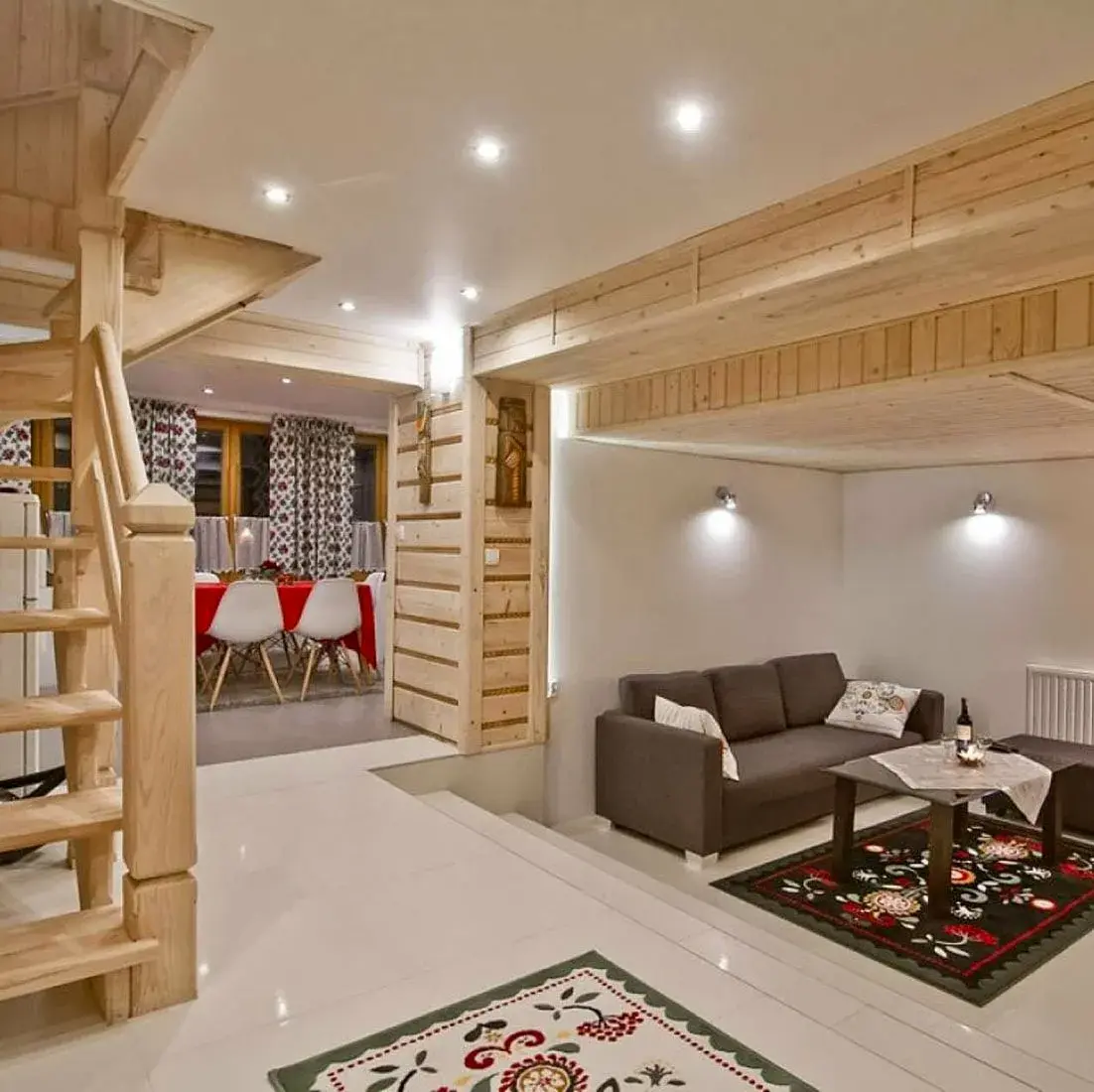 Натяжные потолки для коттеджей Потолки Всем