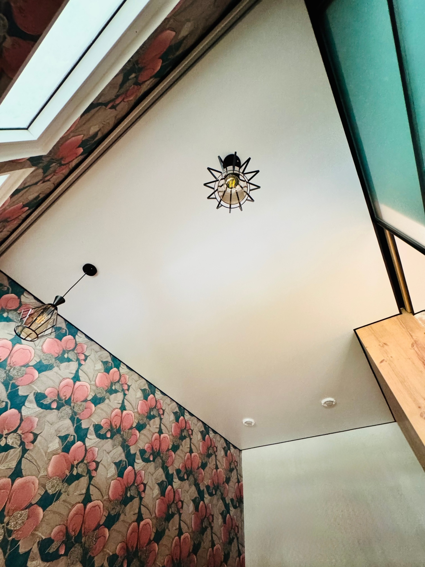 Натяжной потолок в Волхове Potolki-Vsem