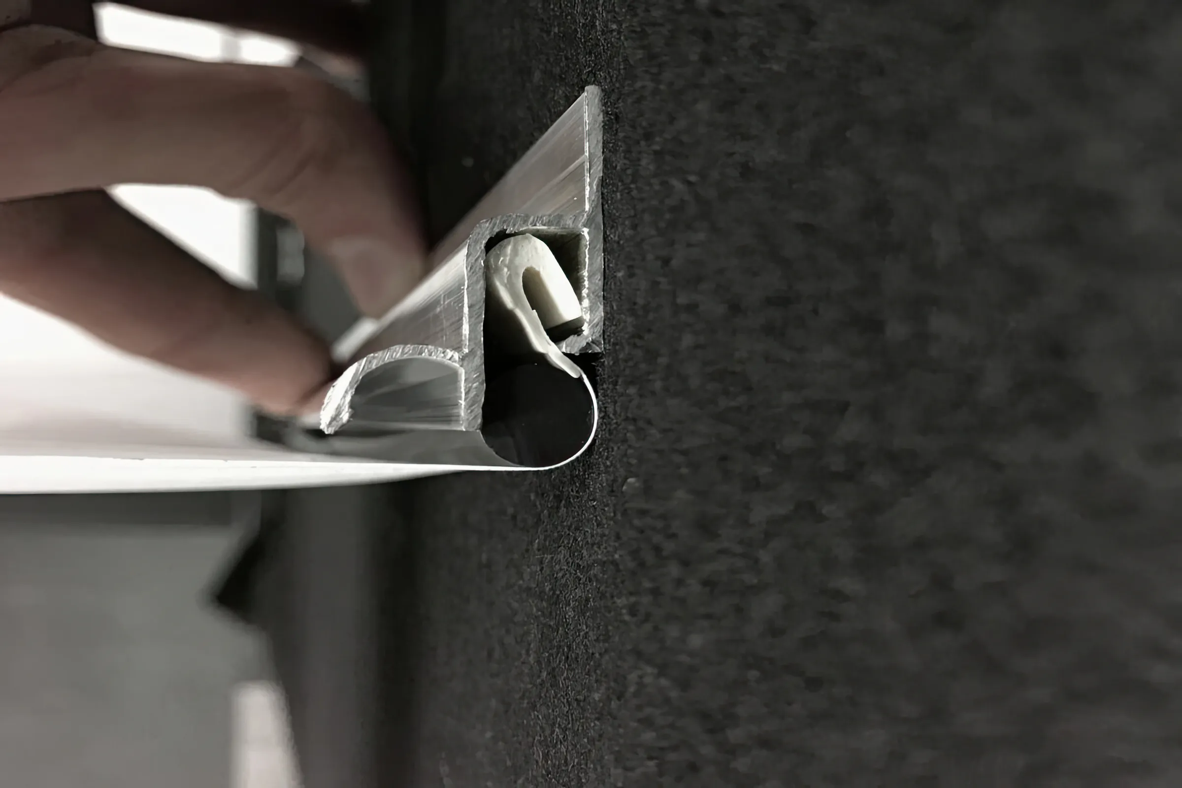 Системы крепления для бесщелевых натяжных потолков Потолки Всем