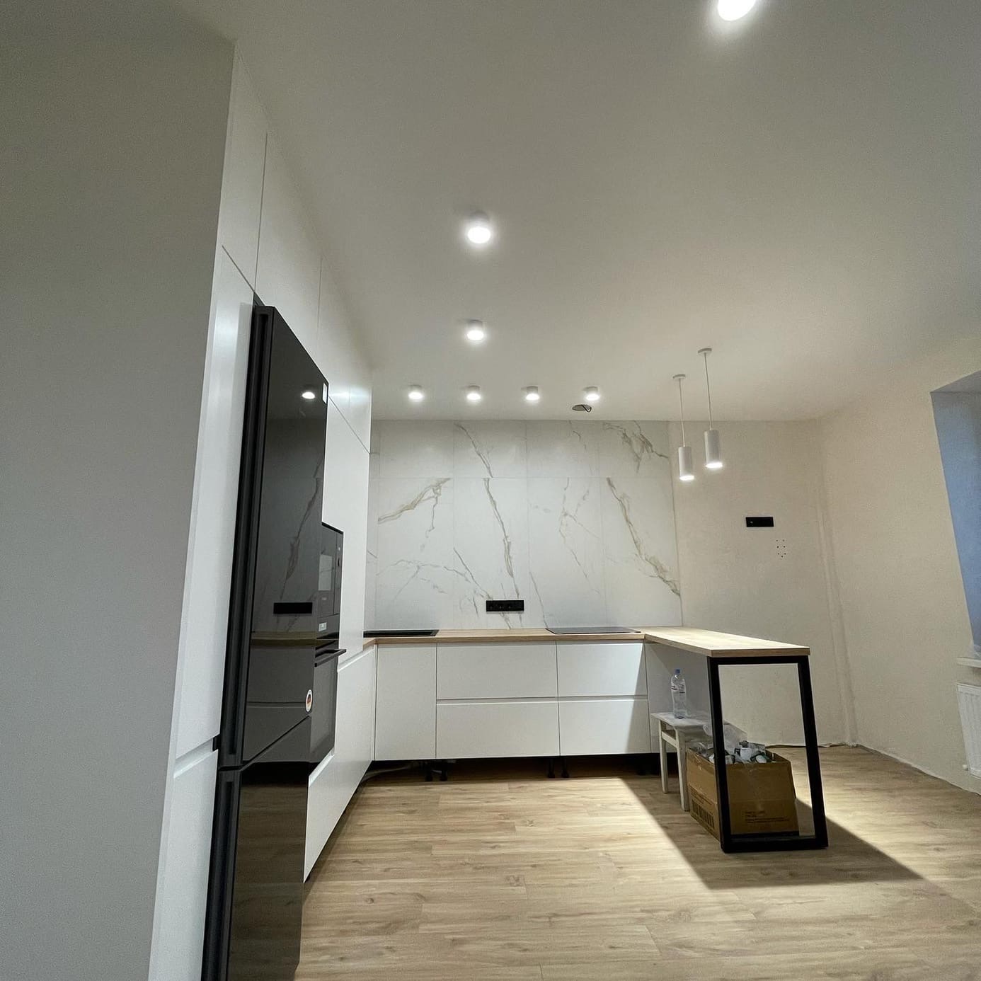 Натяжной потолок на кухню Потолки Всем