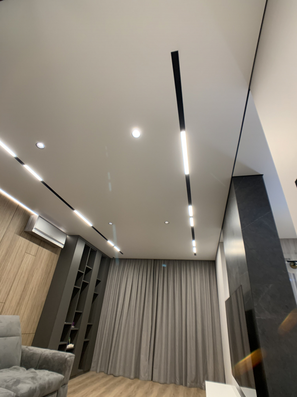 Натяжные потолки в зал (гостиную) Потолки Всем