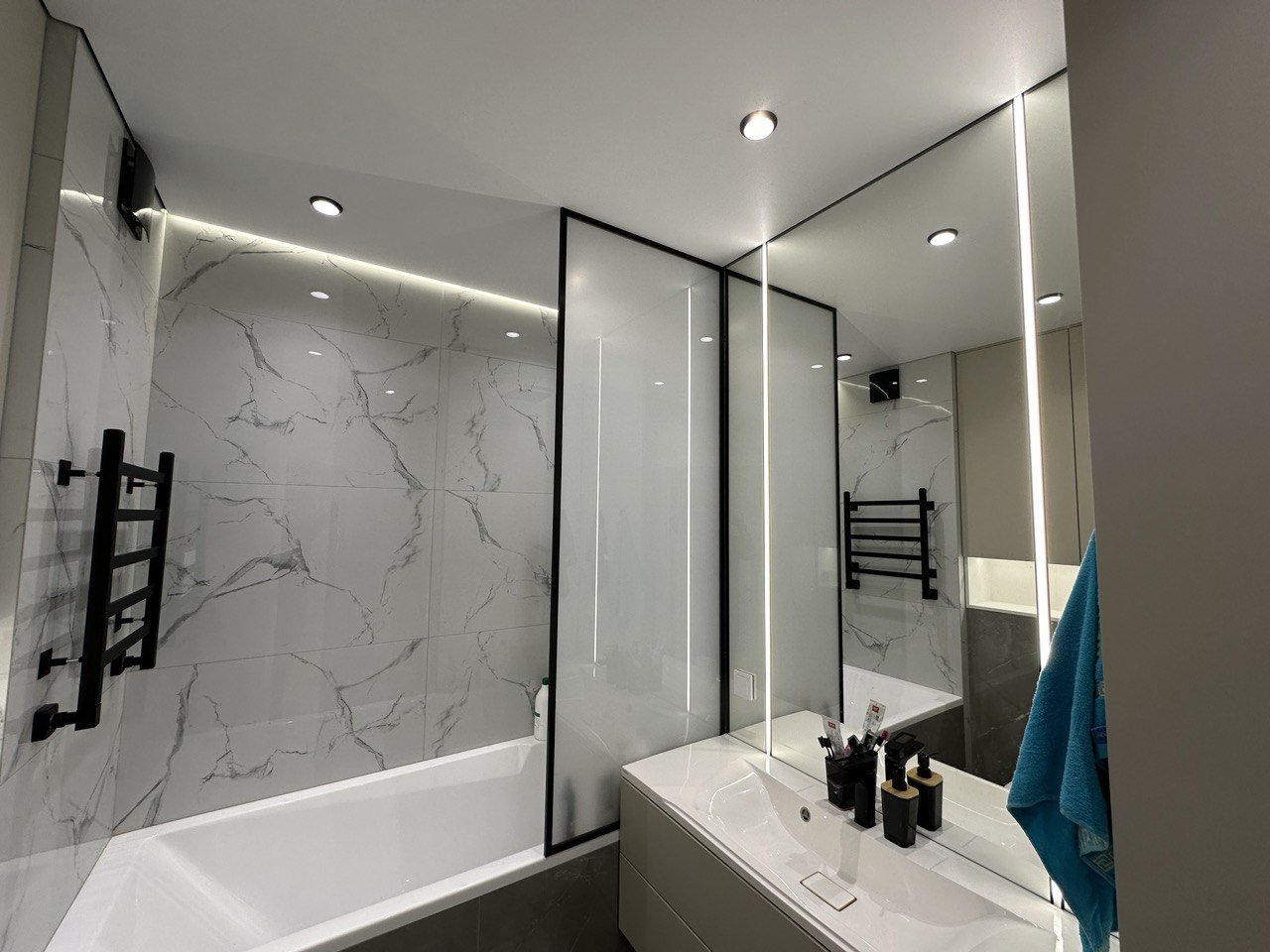 Натяжные потолки в санузел Потолки Всем