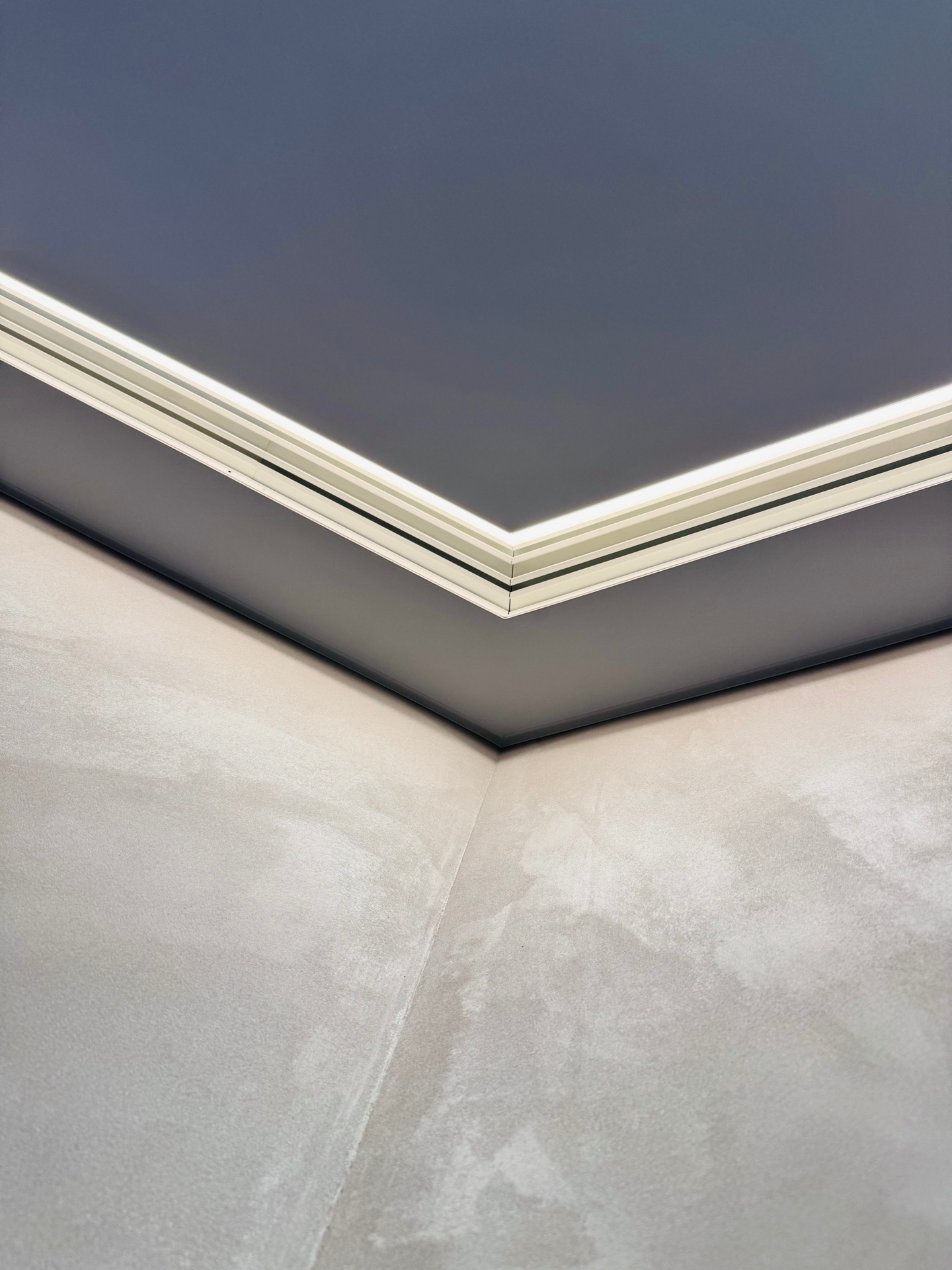 Натяжной потолок в Гатчине Potolki-Vsem